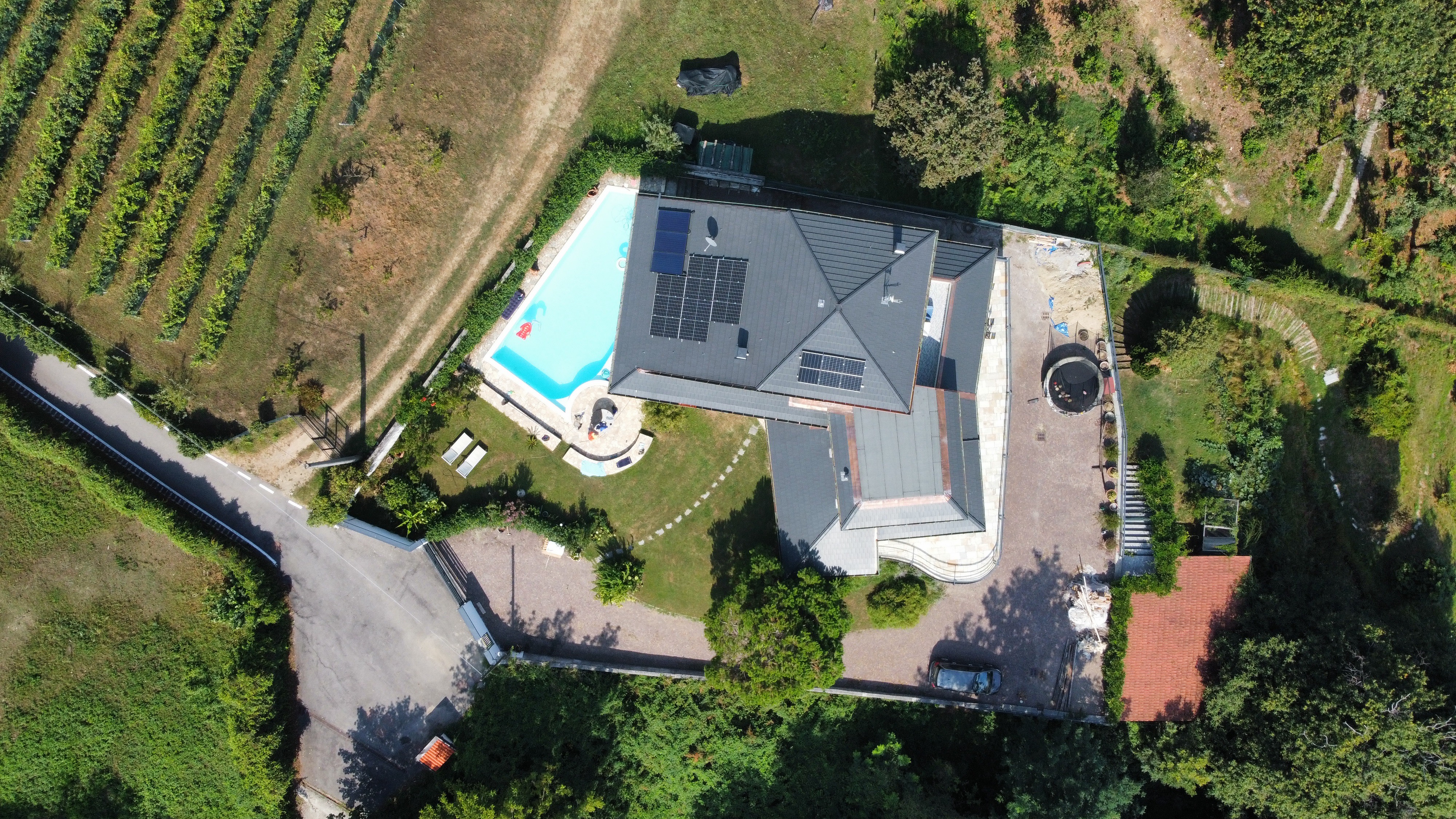 Drone en vol avec ciel dégagé